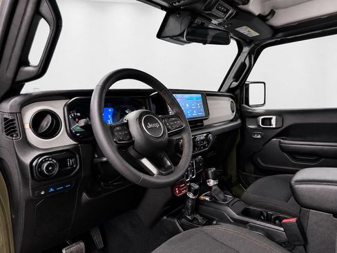 Used 2024 Jeep Wrangler Unlimited AWD/4WD image 14
