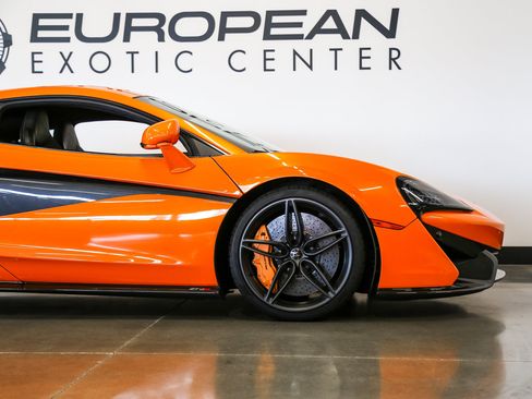 Used 2016 McLaren 570S Coupe RWD image 16