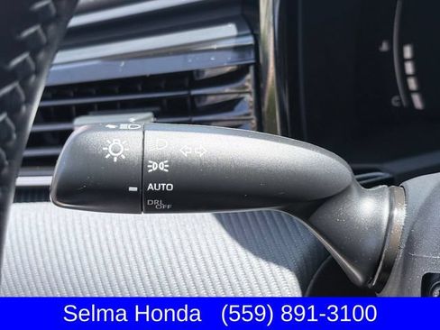 Used 2025 Toyota Camry SE FWD image 16