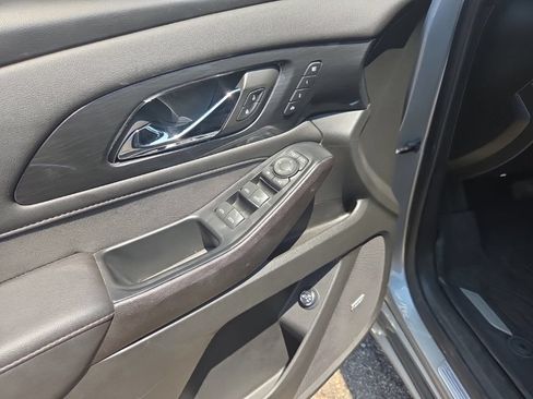 Used 2023 Chevrolet Traverse High Country w/ LPO, Floor Liner Package AWD/4WD image 15