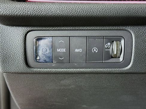 Used 2025 Chevrolet Traverse RS image 10