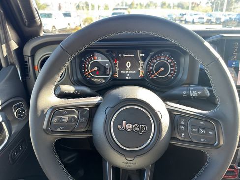 New 2026 Jeep Gladiator Mojave w/ Steel Bumper Group image 15