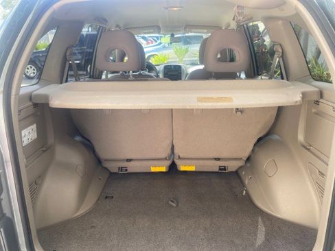 Used 2005 Toyota RAV4 2WD image 86