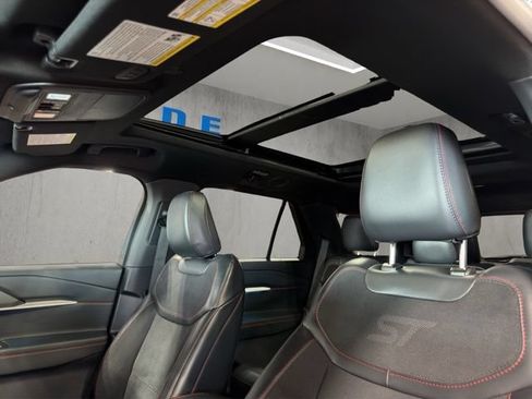 Certified 2025 Ford Explorer ST AWD/4WD image 3