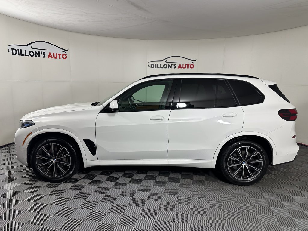 Used 2026 BMW X5 xDrive40i AWD/4WD image 3