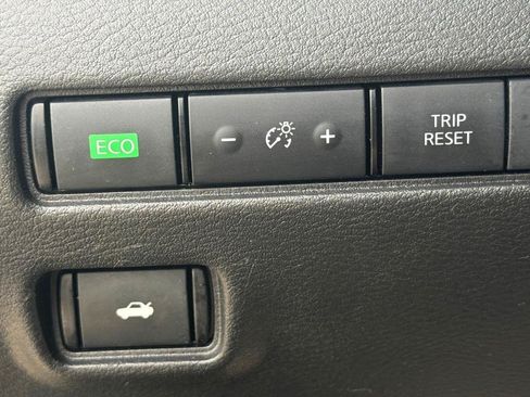 Used 2022 Nissan Sentra SR FWD image 24