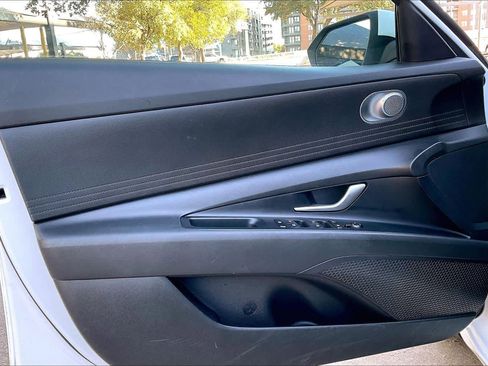 Used 2023 Hyundai Elantra Blue image 20