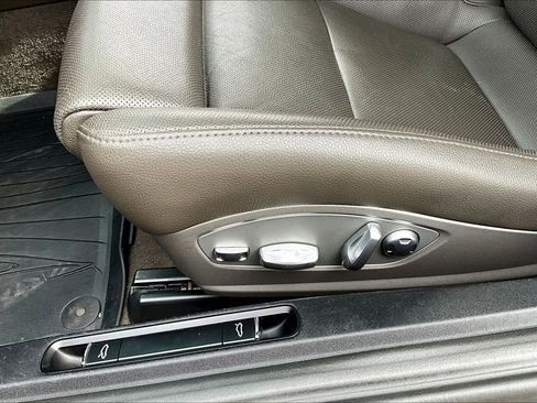 Used 2017 Porsche 718 Boxster RWD image 31