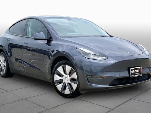 Used 2023 Tesla Model Y Long Range AWD/4WD image 2