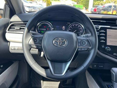Used 2019 Toyota Camry XLE FWD image 23