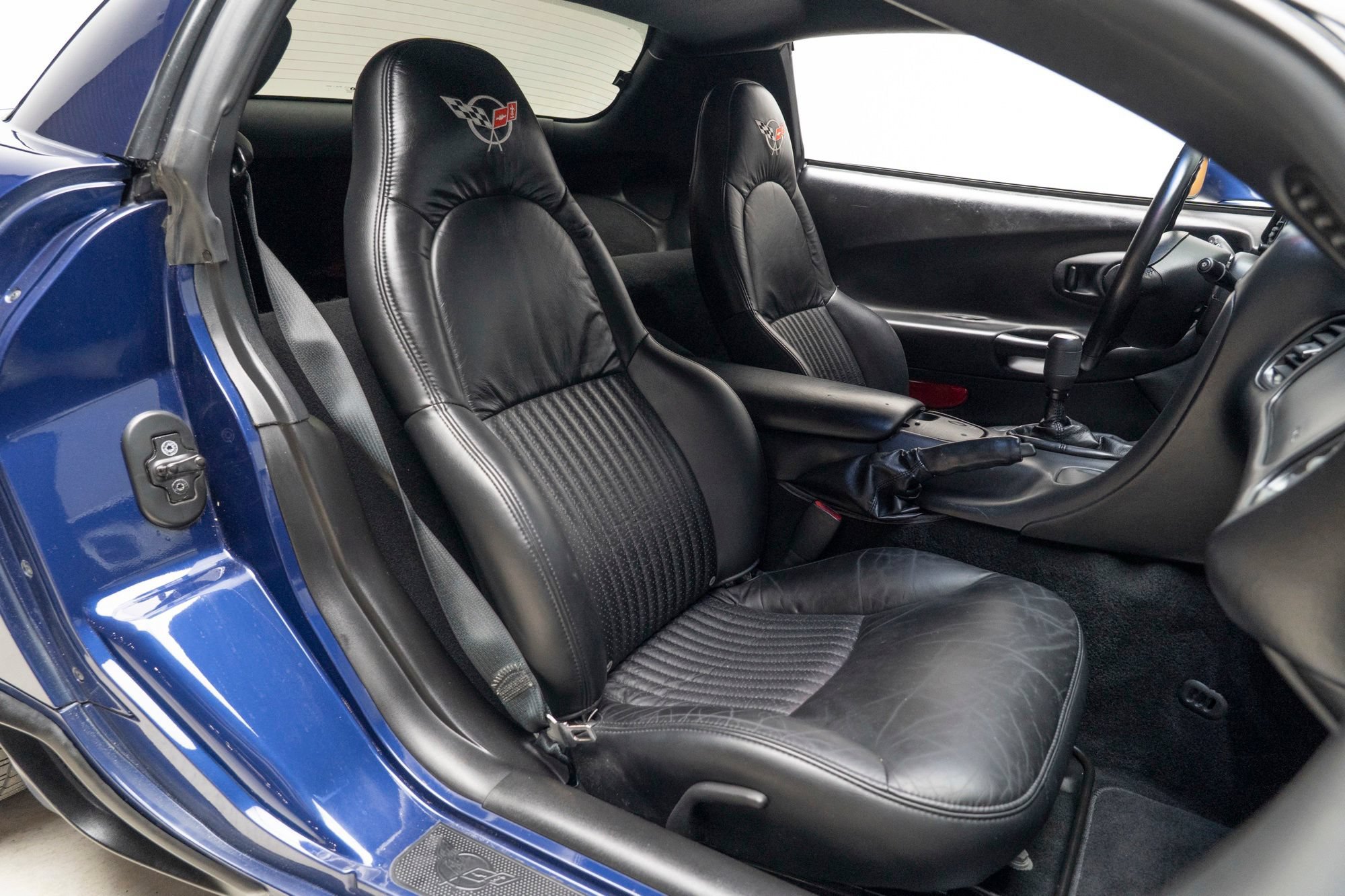 Used 2004 Chevrolet Corvette Z06 w/ Z06 Preferred Equipment Group RWD image 43