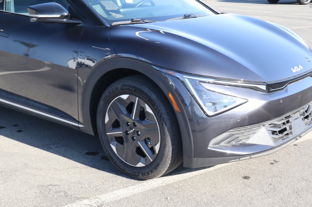 Used 2025 Kia EV6 Light RWD image 9