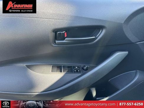 Used 2022 Toyota Corolla LE w/ Carpet Mat Package (TMS) FWD image 19
