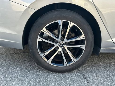 Used 2023 Volkswagen Jetta Sport image 31