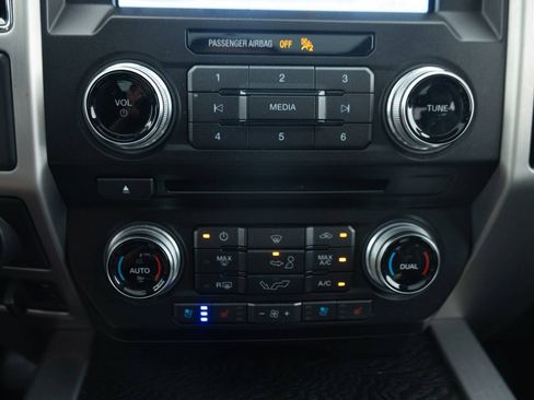 Used 2018 Ford F150 Platinum w/ Equipment Group 701A Luxury AWD/4WD image 41