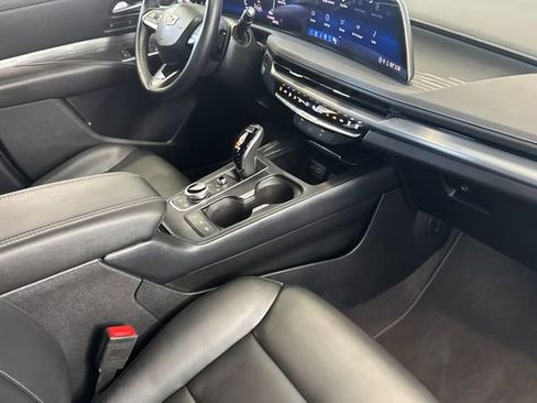 Certified 2025 Cadillac XT4 Premium Luxury image 12