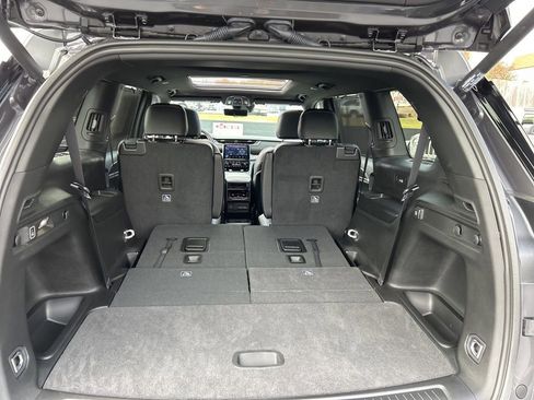 New 2025 Jeep Grand Cherokee L Limited w/ Luxury Tech Group II image 25