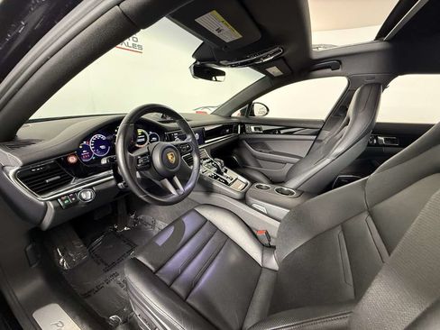 Used 2022 Porsche Panamera 4 w/ Premium Package AWD/4WD image 25