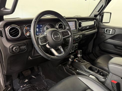 Used 2021 Jeep Wrangler Unlimited Sahara AWD/4WD image 4