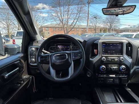 Used 2023 GMC Sierra 2500 Denali w/ Technology Package image 16