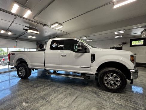 Used 2019 Ford F250 XLT w/ XLT Premium Package AWD/4WD image 14