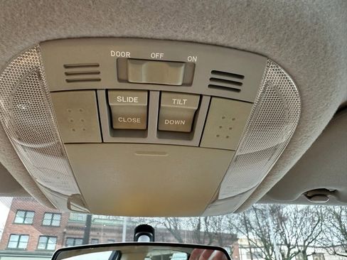 Used 2013 Toyota Corolla LE image 16