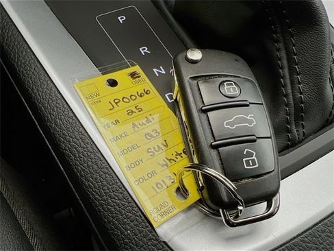 Used 2025 Audi Q3 2.0T Premium image 15