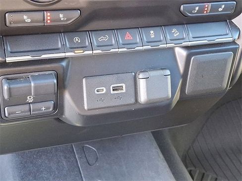 Used 2021 Chevrolet Silverado 1500 RST image 11