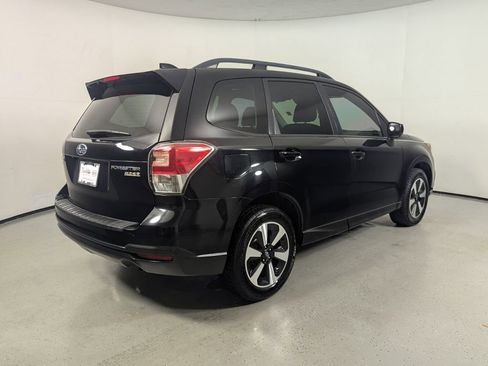 Used 2017 Subaru Forester 2.5i Premium AWD/4WD image 7