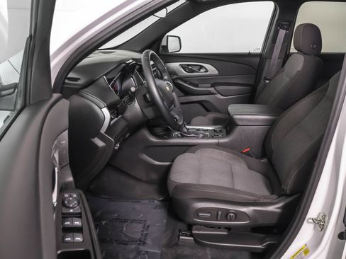 Used 2023 Chevrolet Traverse LT FWD image 6