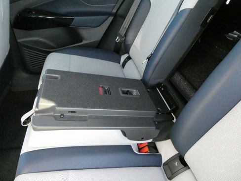 New 2025 Volkswagen ID.4 Pro S image 37