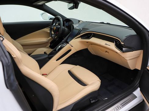 Certified 2023 Ferrari Roma image 30