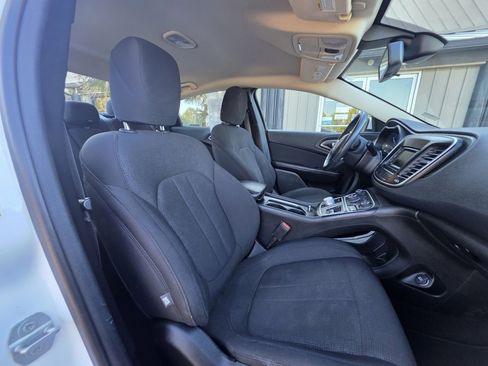 Used 2015 Chrysler 200 Limited w/ Convenience Group image 13