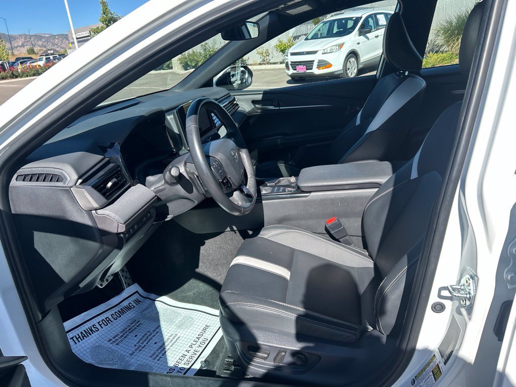 Used 2025 Toyota Camry SE FWD image 25