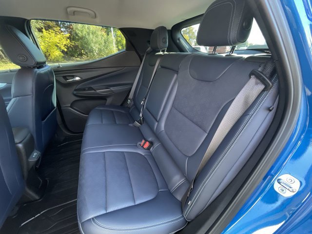 Used 2023 Chevrolet Bolt EUV LT w/ Convenience Package FWD image 23