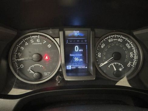 Used 2019 Toyota Tacoma TRD Off-Road AWD/4WD image 15