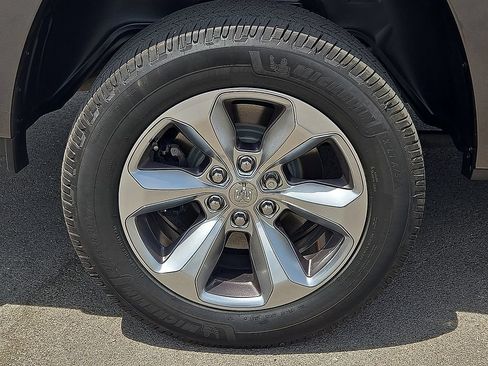 Used 2020 RAM 1500 Limited w/ Off Road Group AWD/4WD image 7
