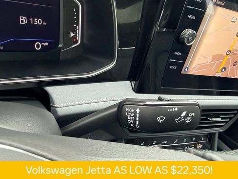 Used 2025 Volkswagen Jetta SEL FWD image 28