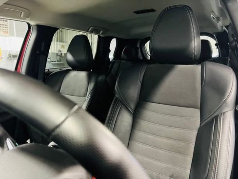 Used 2025 Mitsubishi Outlander SE FWD image 3