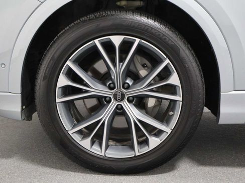Used 2025 Audi Q8 Premium w/ Convenience Package AWD/4WD image 37