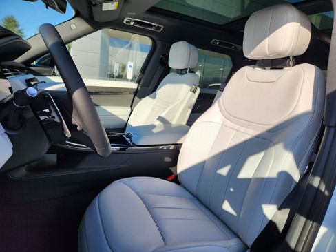 New 2026 Land Rover Range Rover Sport SE AWD/4WD image 8