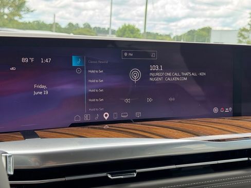 New 2026 Cadillac Escalade Platinum Sport w/ LPO, ONYX Package AWD/4WD image 32