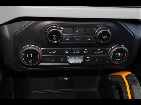 Used 2021 Ford Bronco Badlands image 20