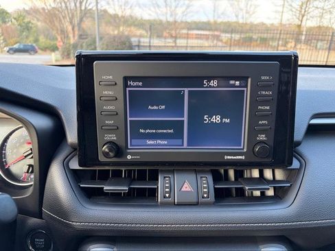 Used 2022 Toyota RAV4 XLE Premium image 22