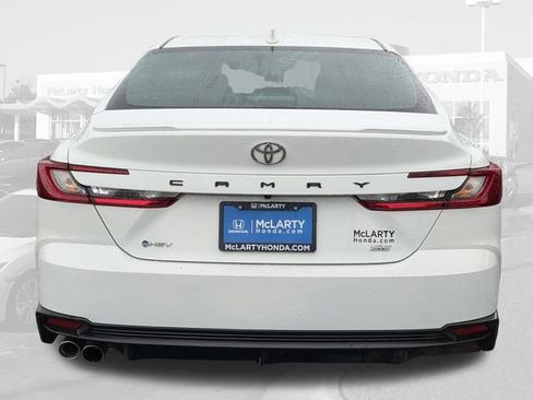 Used 2025 Toyota Camry SE FWD image 6