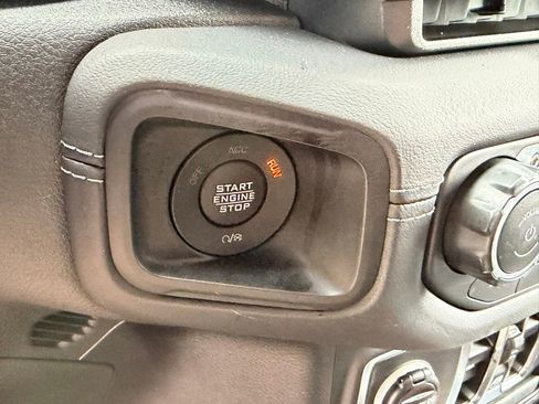 Certified 2025 Jeep Wrangler Unlimited Sahara AWD/4WD image 29