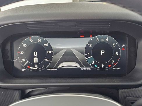 Certified 2024 Land Rover Discovery Dynamic SE image 25