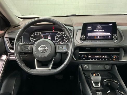 Used 2023 Nissan Rogue SV w/ SV Premium B Package image 8