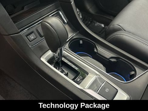 Used 2023 Subaru Ascent Limited w/ Technology Package AWD/4WD image 5