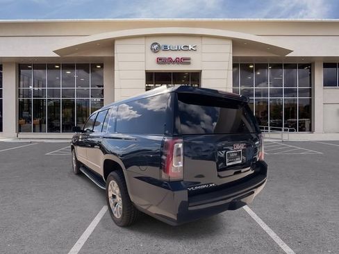 Certified 2020 GMC Yukon XL SLT w/ HD Trailering Package RWD image 11